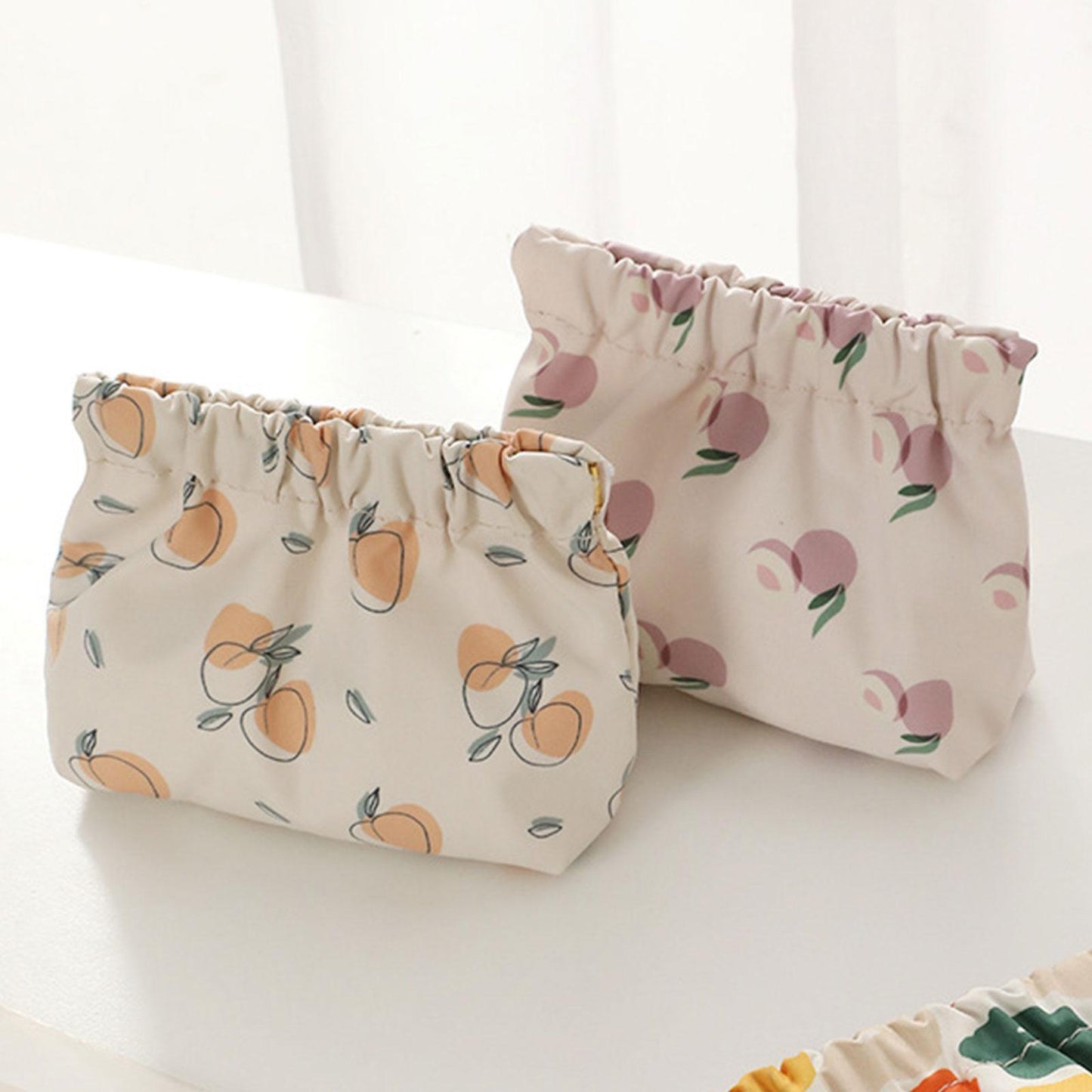 Self-closing Magnetic Mini Portable Pouch